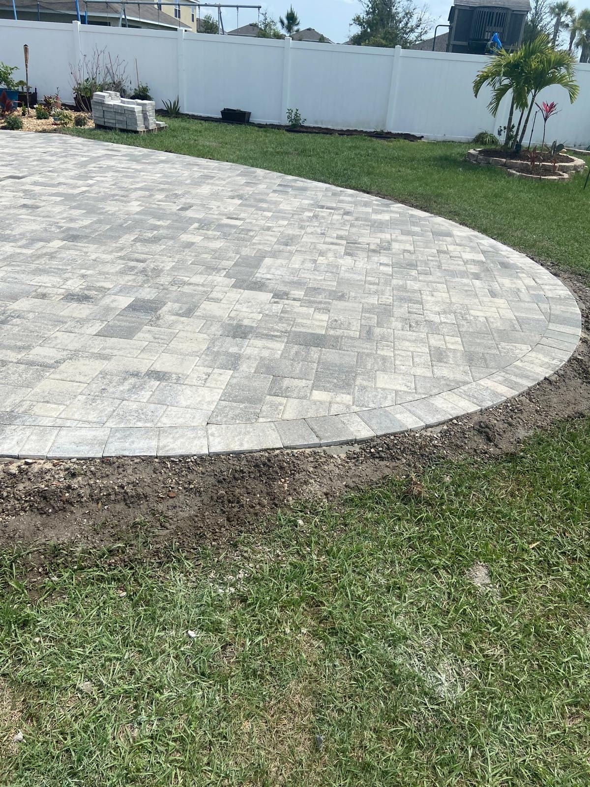 Round paver patio installation